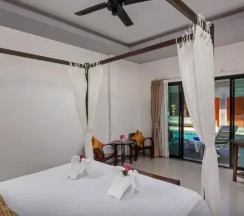 Двухместный номер Pool Access Deluxe (двуспальная кровать) в Phuketa Hotel Phuket Town