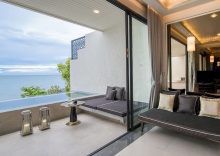 Люкс с балконом и beachfront в Baba Beach Club Hua Hin Luxury Pool Villa Hotel by Sri Panwa