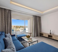 Двухместный номер Elite с видом на море двуспальная кровать в Pickalbatros Blu Spa Resort - Adults Friendly 16 Years Plus