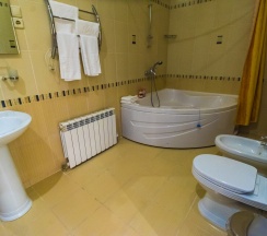 Апартаменты трехкомнатные с двумя спальнями, гостиной. в Княжна Мери