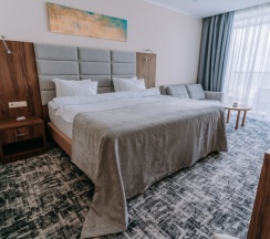 Двухместный номер Делюкс с видом на море двуспальная кровать в Grand hotel Anapa