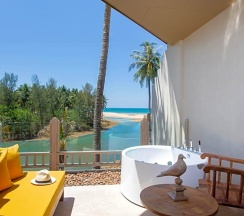 Полулюкс у моря Jacuzzi в Devasom Khao Lak Beach Resort & Villas