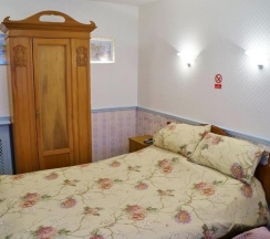 Двухместный номер Standard двуспальная кровать в The Captain Guesthouse