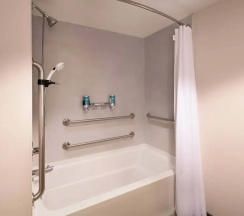 Четырёхместный номер Standard с видом на воду в Aloft Scottsdale