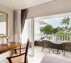 Номер Deluxe Terrace семейный Connecting с балконом в Thavorn Palm Beach Resort Phuket