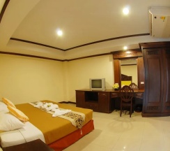 Двухместный люкс с видом на город двуспальная кровать в Golden Villa