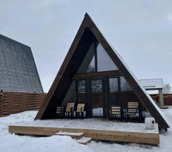 Шестиместный коттедж с красивым видом из окна в Rassvet House Togliatti