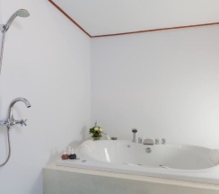 Двухместный полулюкс двуспальная кровать в Sand Sea Resort