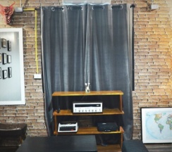 Номер Standard с красивым видом из окна в Goodfellas Thong Lor Hostel