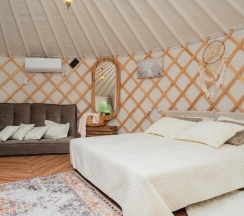 Юрта Зори в Папоротник