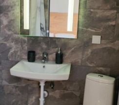 Двухместный номер с балконом с видом на фасад в Amina