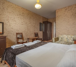 Номер стандарт с 1 двуспальной кроватью в Изумруд