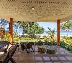 Двухместное бунгало Deluxe с видом на море двуспальная кровать в Good Days Lanta Beach Resort