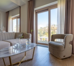 Люкс с видом на парк и балконом в Grand Royal Residences