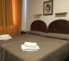 Двухместный номер Standard 2 отдельные кровати в Hostal Conchita Legazpi