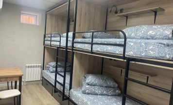 Кровать в 4-местном общем мужском номере в На Лечебной