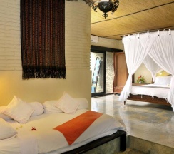 Четырёхместное бунгало в Hidden Paradise Cottages