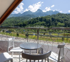 Делюкс с балконом и видом на горы в Stellar collection chalet, Krasnaya Polyana