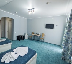 Джуниор сюит с двумя отдельными кроватями и балконом в Хвалынская жемчужина