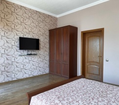 Улучшенный трехместный номер с балконом в Sokroma ЭтоЮг