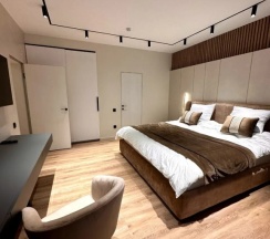 Люкс Superior с балконом в Golden Dragon Hotel & Spa