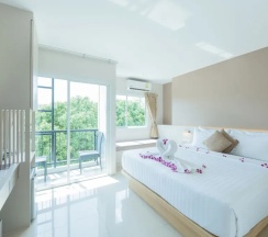 Двухместный номер Deluxe с балконом 2 отдельные кровати в La Vista Patong Hotel