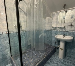 Стандартный трехместный номер в Николаевский