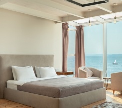 Sea view apartments - Family suite (Ванна с панорамным видом на море и камин. Размещение до 5 гостей), Станюковича 48/5 в Vvo apartments group