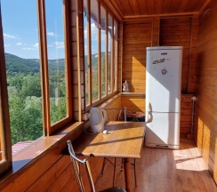 Трёхместный номер Comfort с балконом в У реки
