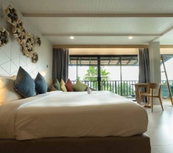 Двухместный люкс Honeymoon двуспальная кровать в Andaman Cannacia Resort & Spa