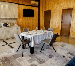 Люкс номер с прямым видом на море на 4-5 человек. в Golden beach