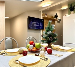 Апартаменты №10 "Люкс" на мансардном этаже в Саквояж