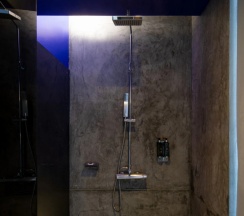 Двухместный номер Superior с балконом и с видом на горы двуспальная кровать в Отель The Yama Resort & Spa Kata Beach Phuket