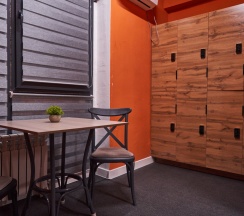 Кровать в общем номере (мужской номер) в Gagarin Capsule Hotel