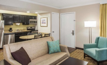 Двухместный люкс Accessible двуспальная кровать в Hawthorn Suites by Wyndham Orlando International Drive