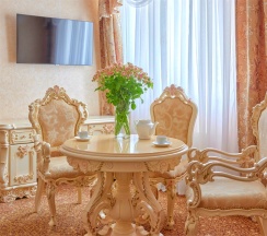 Королевский Люкс в Чеботарёвъ