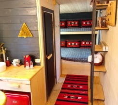 Лесная капсула в Место кемп