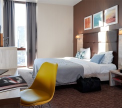 Стандартный номер с кроватью размера "king-size" в Golden Tulip