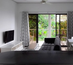 Апартаменты Deluxe c 1 комнатой с балконом в East Horizon Self-Catering