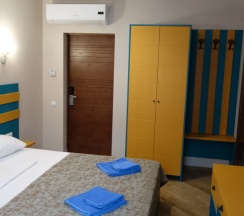 Трёхместный номер Comfort с балконом и с красивым видом из окна в Green hills