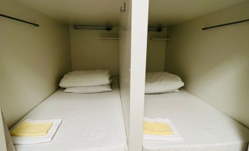 Кровать в муж 10мест номере в Fox