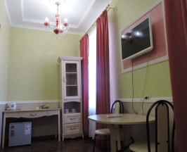 Двухместный полулюкс с балконом и с красивым видом из окна двуспальная кровать в Льгов