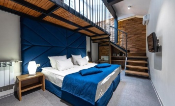 LOFT BLUE в Парадная