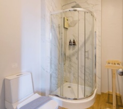 Двухместный номер Standard c 1 комнатой двуспальная кровать в The Arbern Hostel x Bistro