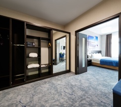 Двухместные апартаменты-студио Делюкс с балконом и с видом на курорт двуспальная кровать в Вальсет Премиум