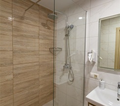 КОМФОРТ 3-местный (с диванчиком). Новый номерной фонд в MaxxRoyal