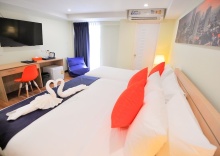 Трёхместный номер Superior с балконом в 7 Days Premium Hotel at Icon Siam Station