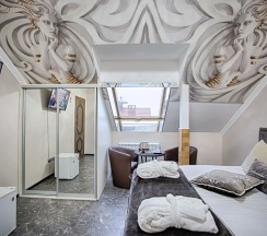 Двухместный 34S номер Deluxe с сауной Мансарда с видом на море двуспальная кровать в Exclusive Hotel&Apartments