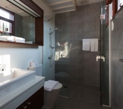 Вилла рядом с пляжем в Amatapura Beach Villa 12