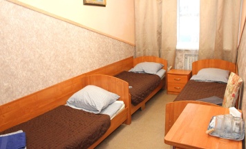 Кровать в 4-местном общем мужском номере в Версаль